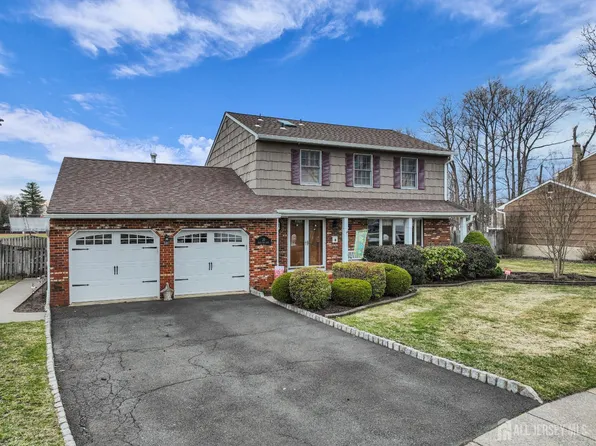 29 Holly Park Dr, South Plainfield, NJ 07080