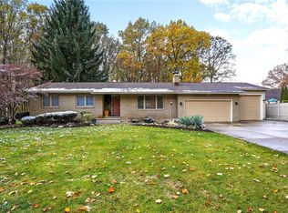 557 Spring Grove Dr, Tallmadge, OH 44278