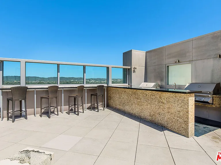 13700 Marina Pointe Dr #1626 — Photo 24