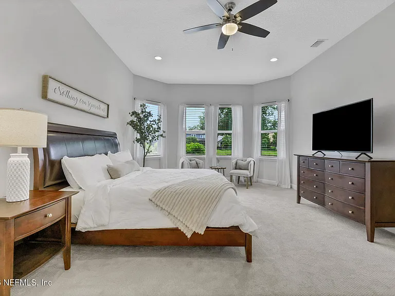 102 Seabrook Dr — Photo 32