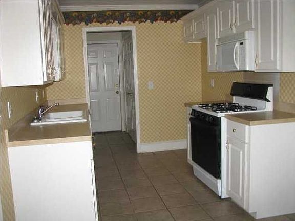 3rd image of 629 Southern Oaks Dr