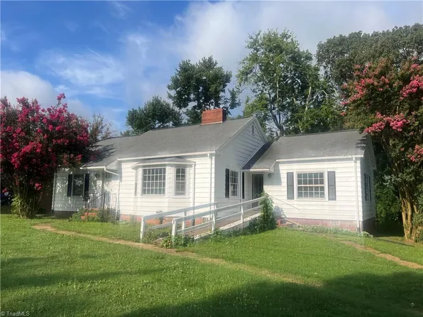 1036 Copeland School Rd, Dobson, NC 27017