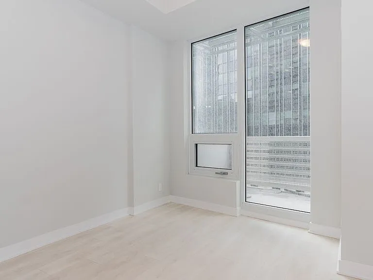 2221 Yonge St #611 — Photo 7
