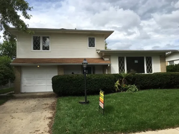 440 Arquilla Dr, Glenwood, IL 60425