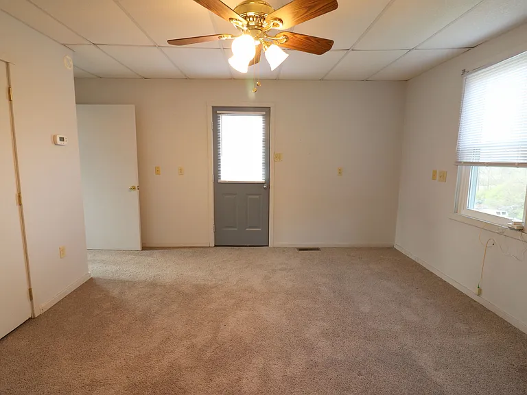 350 Adamstown Rd #C — Photo 8