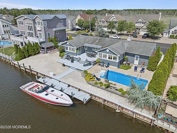 2nd image of 150 Royal Drive