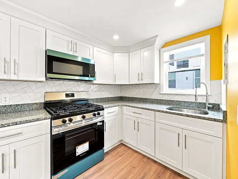 40 Spring Ave #2 — Photo 11