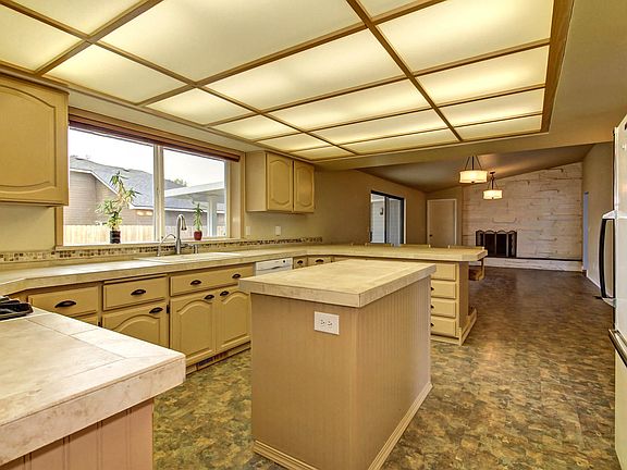 4th image of 4023 Meadow Ave