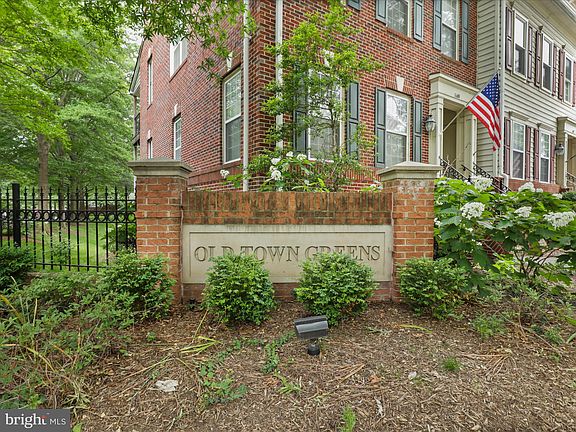 3rd image of 1604 Hunting Creek Dr #B
