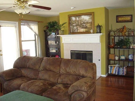 2nd image of 1960 Evergreen Dr