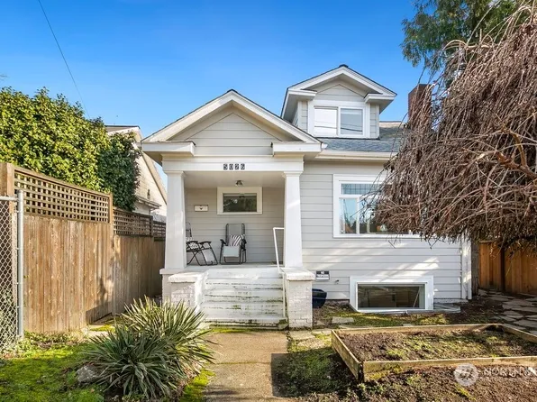 5026 7th Avenue NE, Seattle, WA 98105