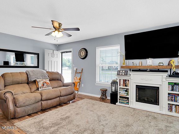 3rd image of 117 N West Avenue