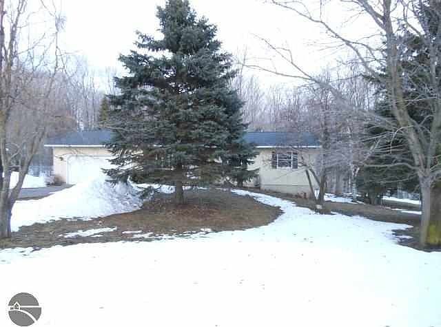 2nd image of 1270 Silverwood Dr