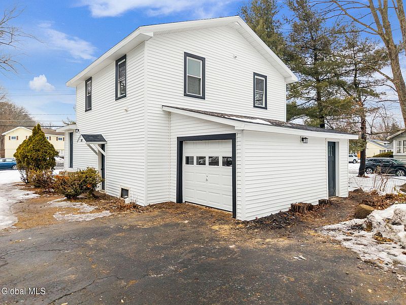 5th image of 150 Schoolhouse Road