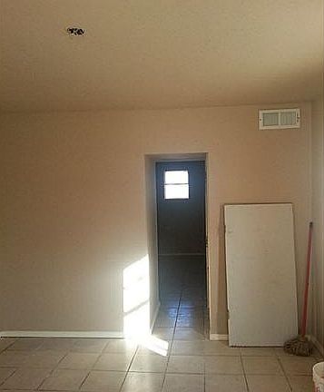 3rd image of 3210 Alabama St