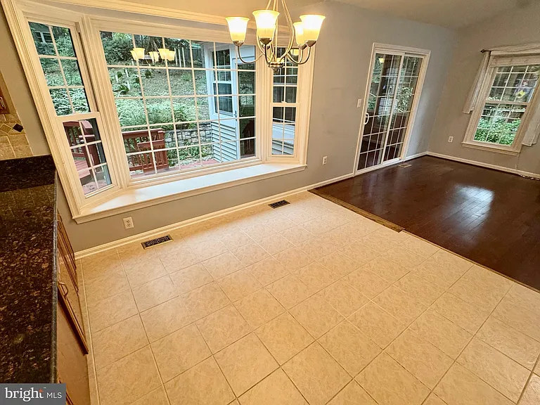1017 Spain Dr — Photo 12
