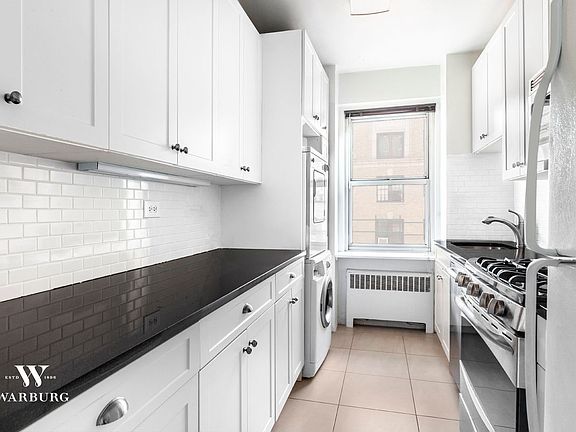 3rd image of 35 E 85th St APT 10D