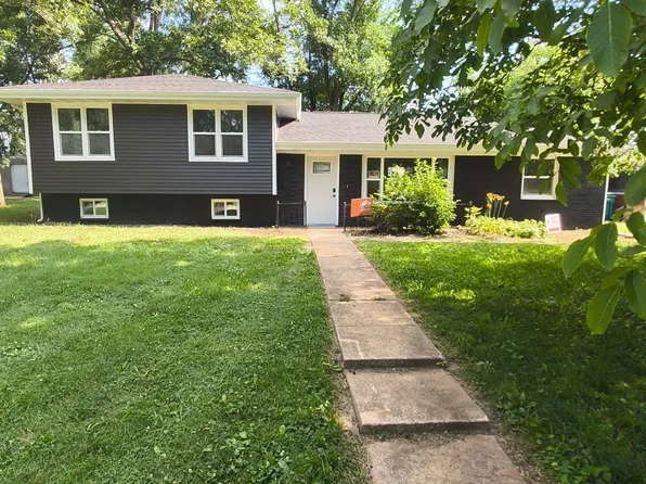 200 E Park St, Lenzburg, IL 62255