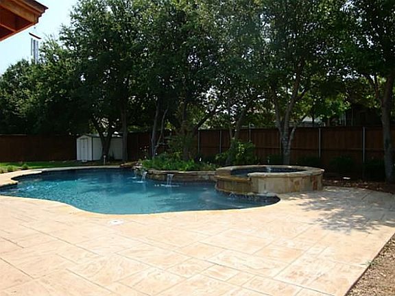 3rd image of 2737 Creek Crossing Dr