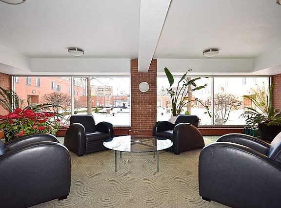 4th image of 5060 N Marine Dr APT C4