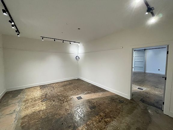 5th image of 305 Natchitoches St #305