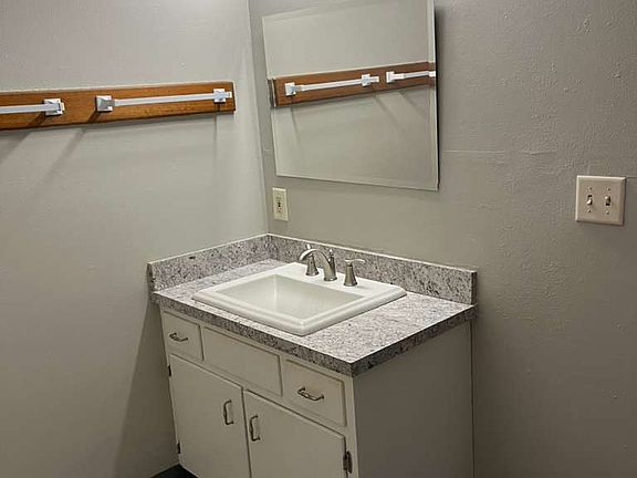 5th image of 2025 NW Hickory Ln #4