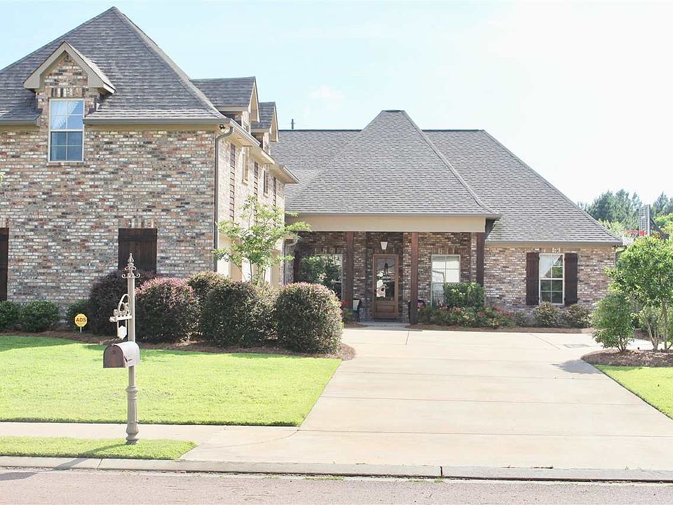 1st image of 144 Bienville Dr