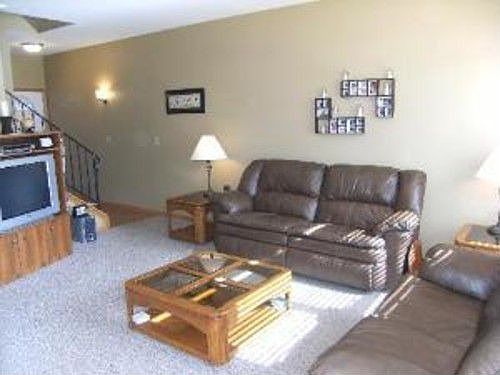 2nd image of 919 Foxwood Ct