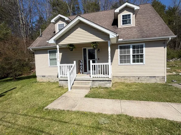 122 Hickory Ave, Daniels, WV 25832