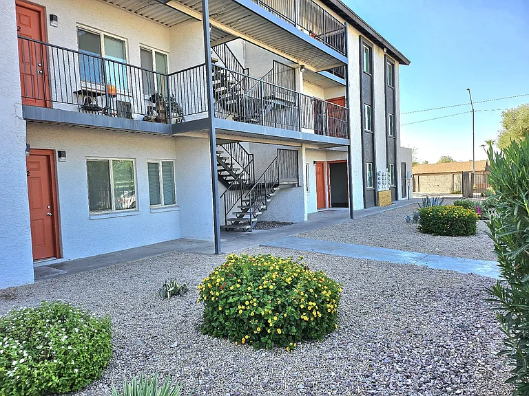 510 E Hatcher Rd #303 — Photo 4