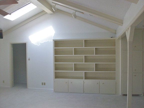 5th image of 4003 Crestwood Ave