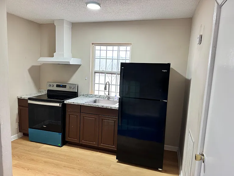 3160 Cedar St — Photo 11
