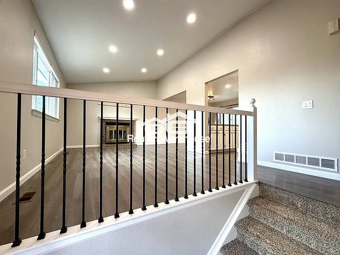 Building Photo - 5568 S Ireland Way