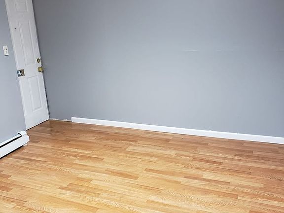 4th image of 55 Carpenter Ave APT 1
