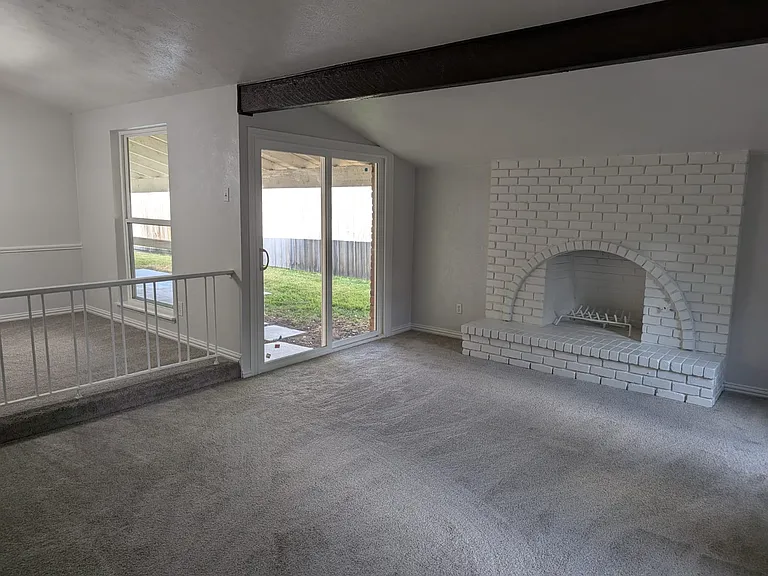 949 Mossvine Dr — Photo 7