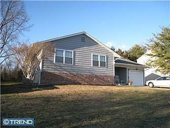 2nd image of 28 Spinning Wheel Ln