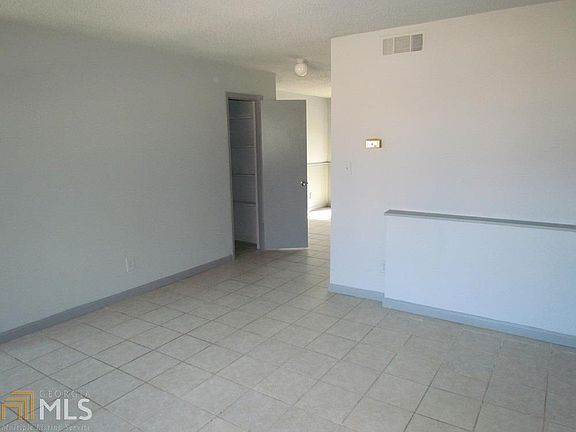3rd image of 237 Northdale Pl #237