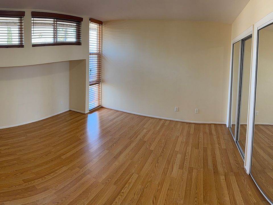 1st image of 5216 Lindley Ave Unit 2
