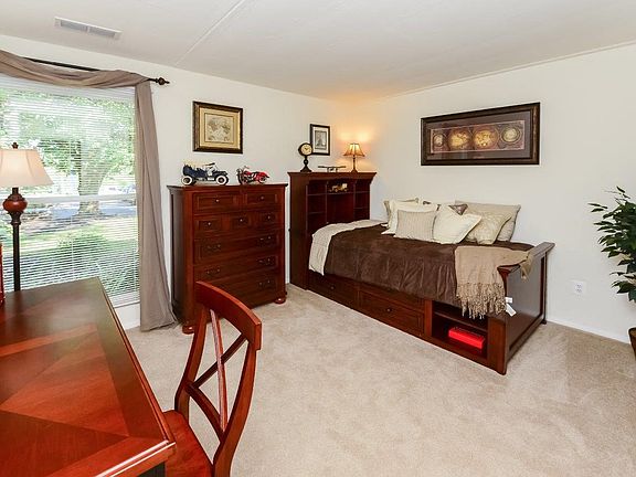 5th image of 101 Willowbrook Dr #608