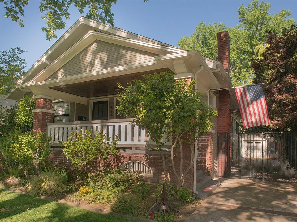 2nd image of 1038 42nd St