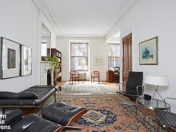 4th image of 7 E 81st St