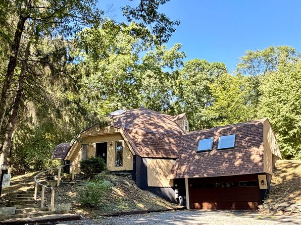 2137 James Way