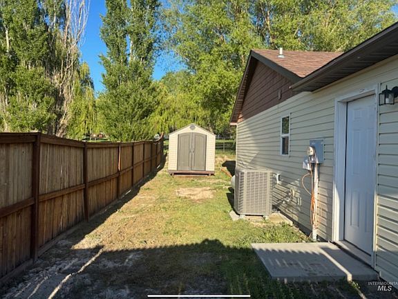4th image of 200 River Rock Pl