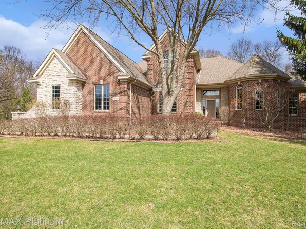 7186 Granger Dr, Howell, MI 48855