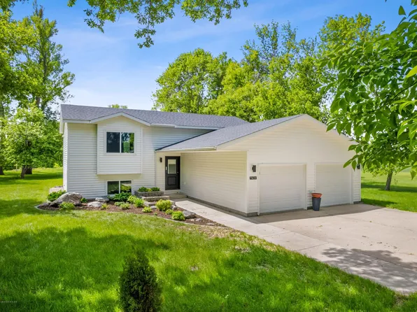 7634 Shadow Ln, Horace, ND 58047