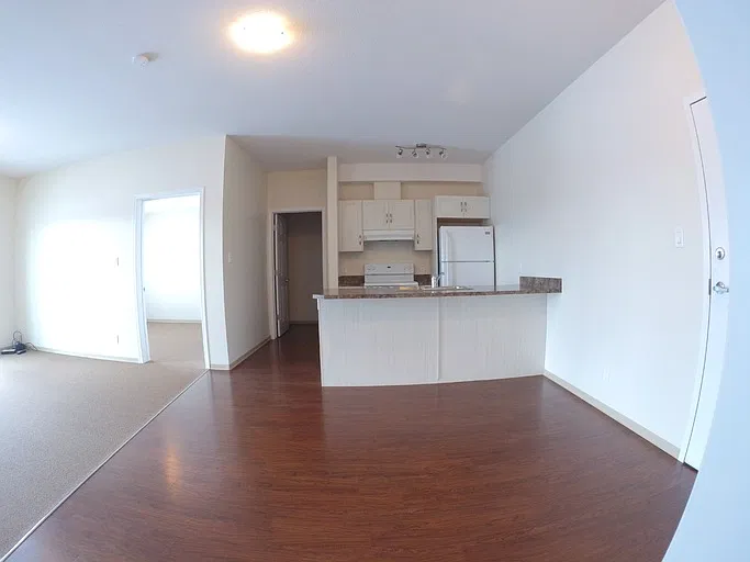 Beautiful 2 bedroom Unit Located in Innisfail (RP018) — Photo 2