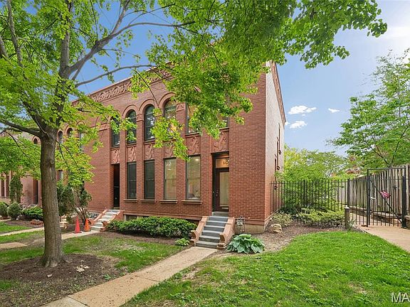 2nd image of 10 Manhattan Mews