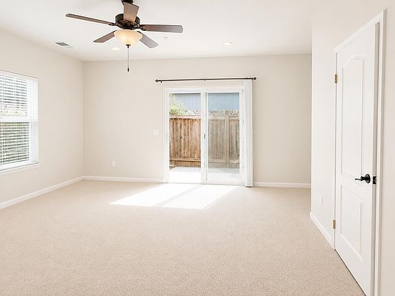3rd image of 62 W Brookside Dr