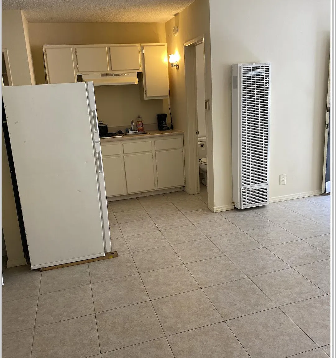 Studio, 300 sqft, $2,175 — Photo 2