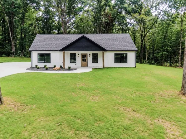 352 Pulley St, Erin, TN 37061